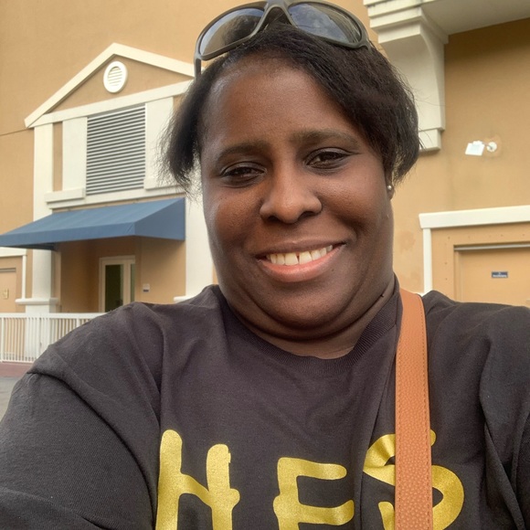 Meet your Posher, Valerie - Picture 1 of 1